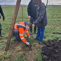 Plantation d'arbres champêtres et fruitiers à Saint-Sardos aux côtés de l'Association A croquer